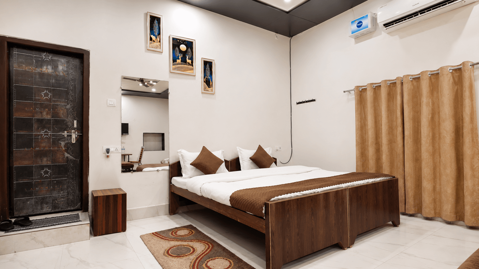 LD Guest House — rooms and surroundings